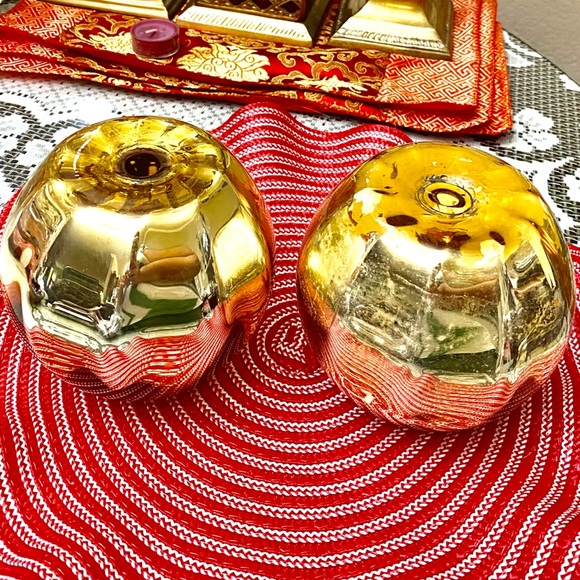 VINTAGE HANDBLOWN GLASS CANDLE HOLDERS/PILLARS - Picture 4 of 4